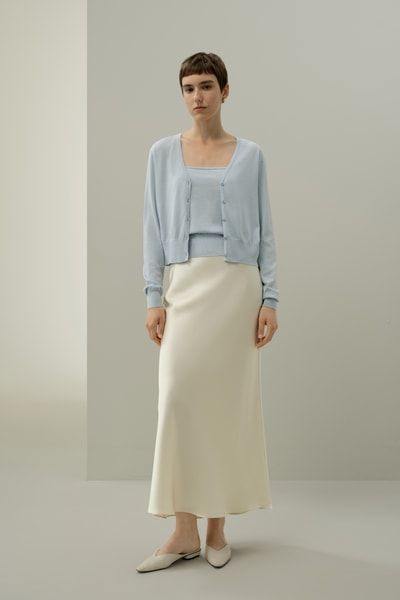 Zweiteiliges Set aus Seide und Baumwolle – Strickjacke mit Knopfleiste und Unterhemd