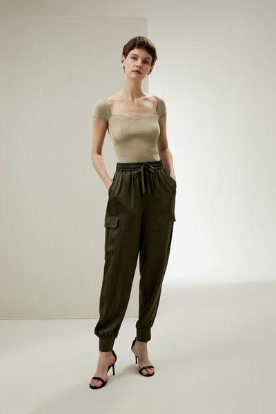 Herzförmiges Geripptes Seidenstrick Top