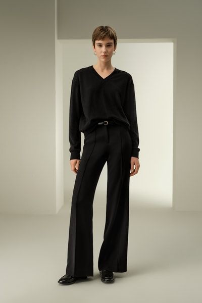 Baby-Kaschmir Pullover mit V-Ausschnitt