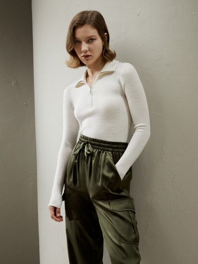 Gaia Gerippter Pullover aus ultrafeiner Merinowolle mit halbem Reißverschluss