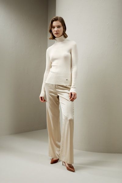 Nahtloser Rollkragenpullover aus Seiden-Kaschmir-Pullover