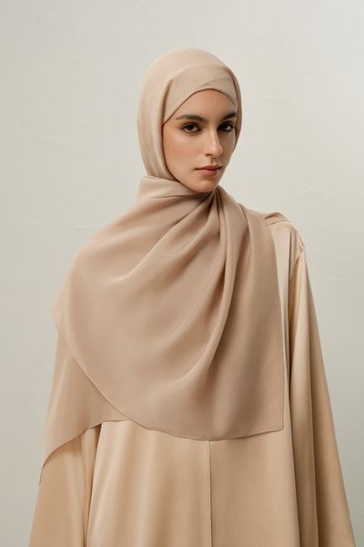 Luxus-Hijab aus Seiden-Chiffon | Luftige fließende Eleganz | 60x90cm
