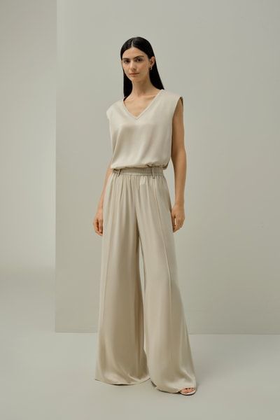 Lange Hose aus Wildlederseide mit weitem Bein