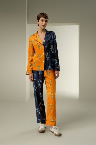 Stilvolles, zweifarbig bedrucktes Pyjama-Set: Komfort trifft optische Attraktivität