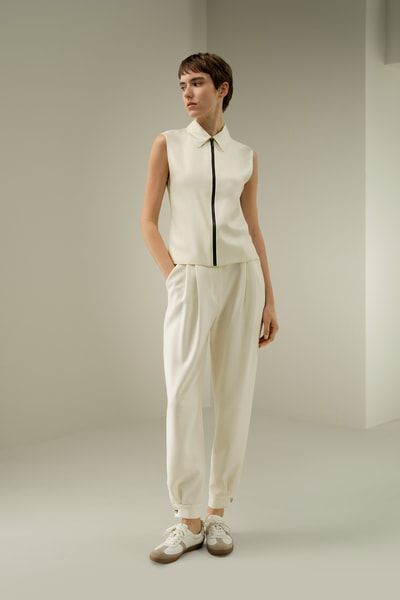 Stilvolle ärmellose Seidenweste mit durchgehendem Reißverschluss für Sommer und Büro