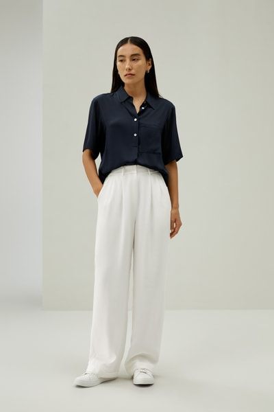 Schickes Seidenhemd mit halber Knopfleiste und kurzen Ärmeln