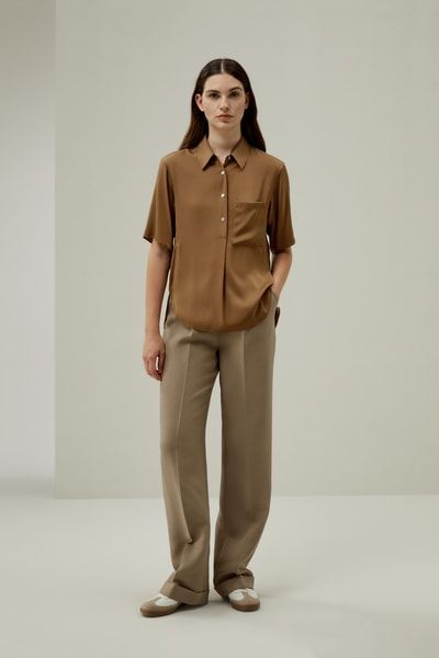 Schickes Seidenhemd mit halber Knopfleiste und kurzen Ärmeln