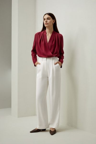 Crossover-Seidenbluse mit V-Ausschnitt