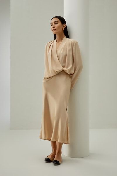 Crossover-Seidenbluse mit V-Ausschnitt