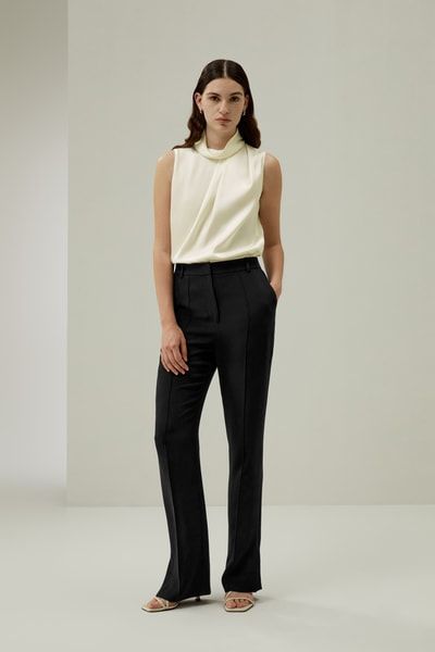 Asymmetrisches ärmelloses Top mit Wasserfallausschnitt