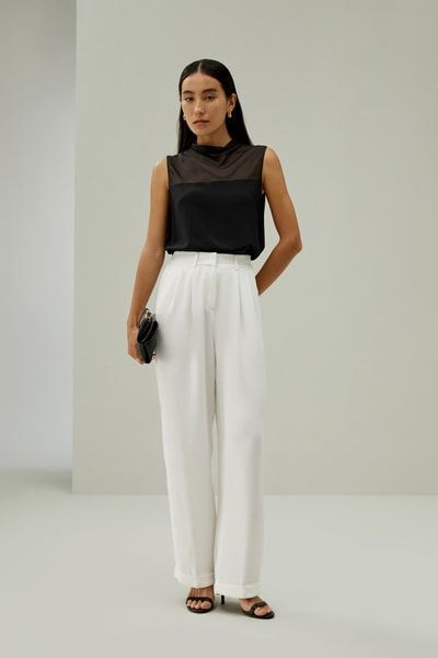 Elegantes Cowl Half - Ärmelloses Seidentop mit hohem Halsausschnitt