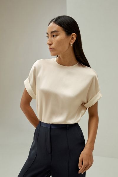 Modernes Oversize Seidentop