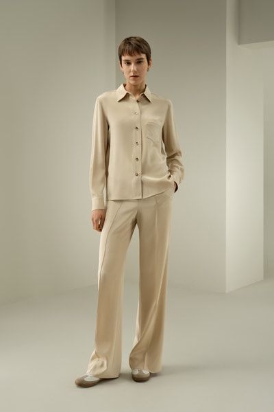 Basic Seidenhemd mit breitem Kragen