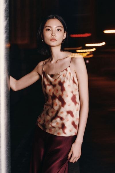 Camisole mit Narzissenblumenmuster aus Liberty-Stoff