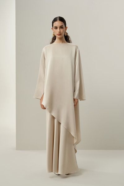 Luxuriöse asymmetrische Tunika aus Seiden-Charmeuse | Fließendes elegantes Design