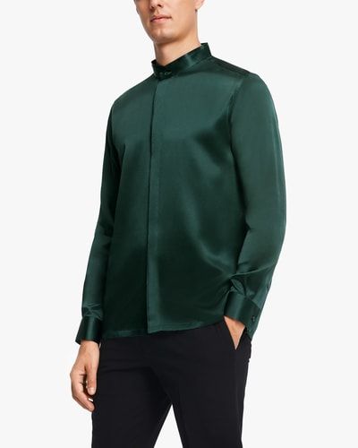 Klassisches verdecktes Seide Herrenhemd mit Knopfleiste