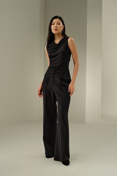 Seidenjersey Ärmelloses Top mit Wasserfallausschnitt