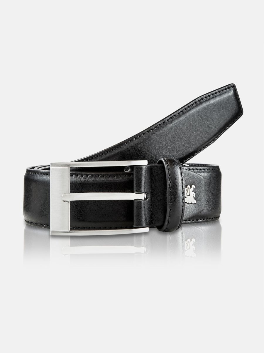 Klassischer schwarzer Ledergürtel mit Schnalle