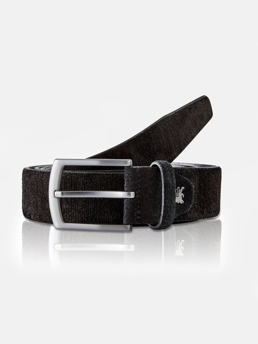 Gürtel aus Wildleder mit silberner Schnalle