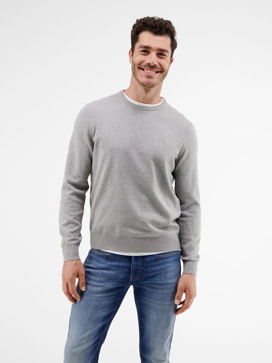 Klassischer Strickpullover mit Rundhalsausschnitt