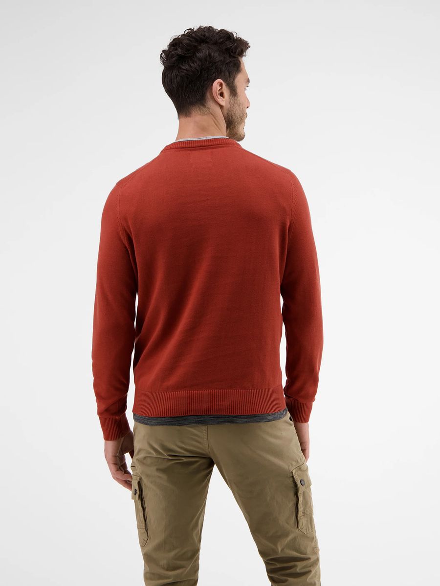 Klassischer Strickpullover mit Rundhalsausschnitt