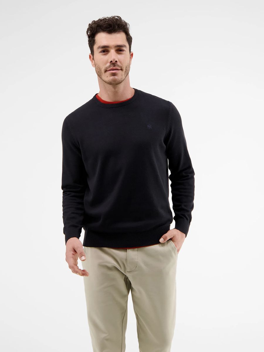 Klassischer Strickpullover mit Rundhalsausschnitt