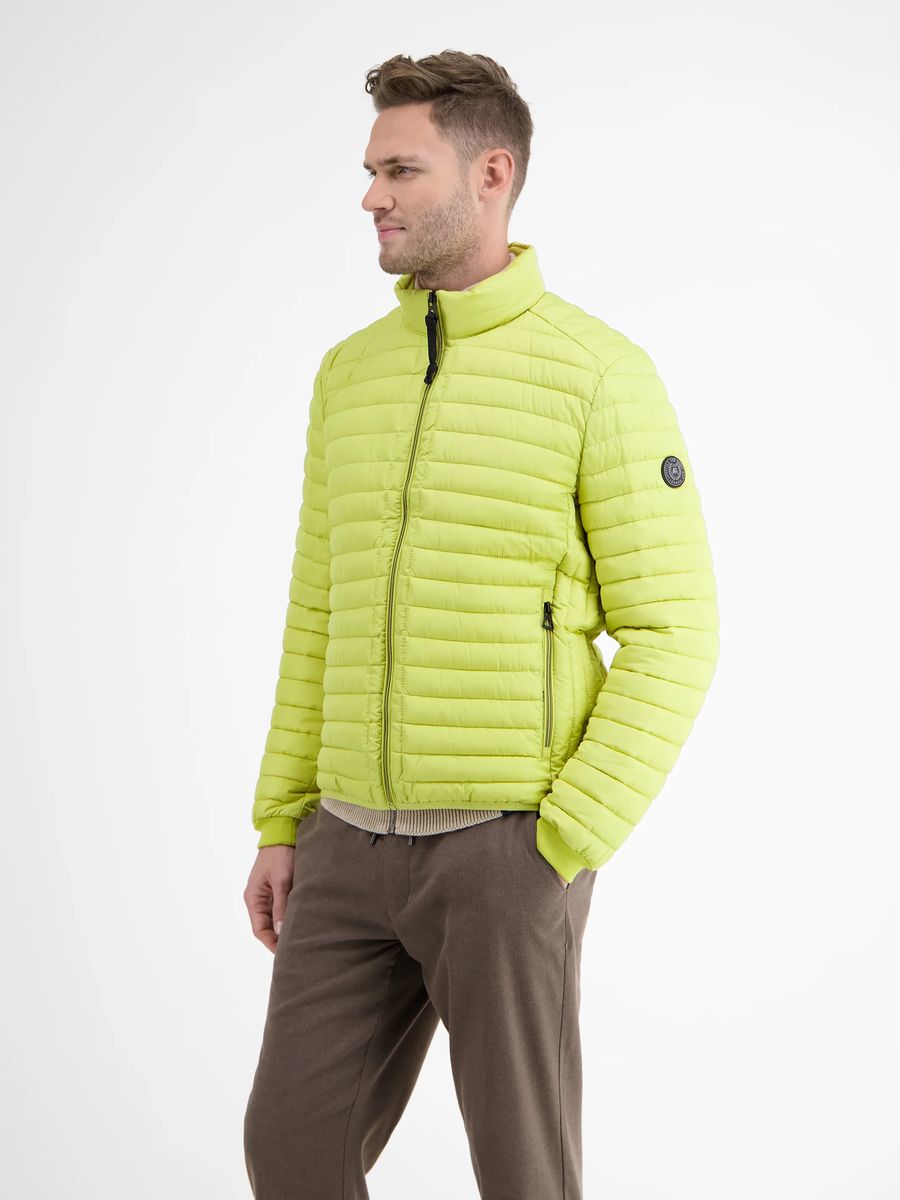 Leichte Steppjacke mit Stehkragen