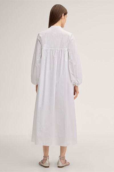 Baumwoll-Maxikleid mit Stehkragen in Weiß