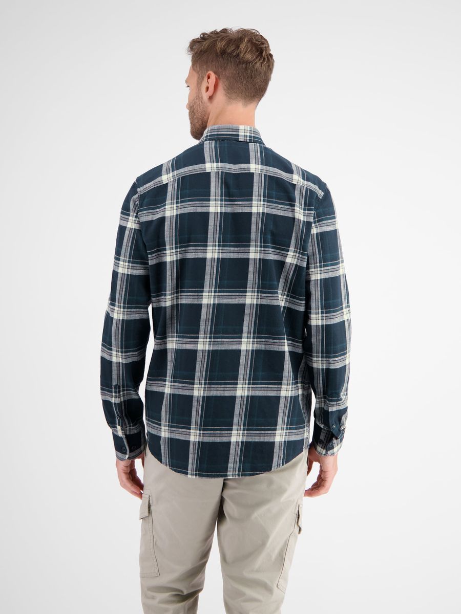 Olivgrünes Flanellhemd mit Karomuster