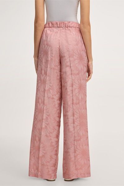 Palazzo-Hose mit Rosen-Blumendruck aus Viskose-Seidenmischung mit Bundfalten in Rosa