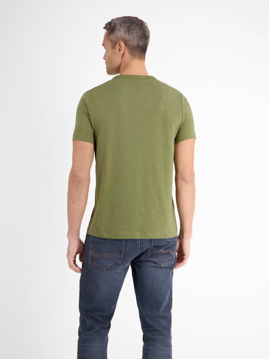 Klassisches marineblaues T-Shirt mit Grafikdruck