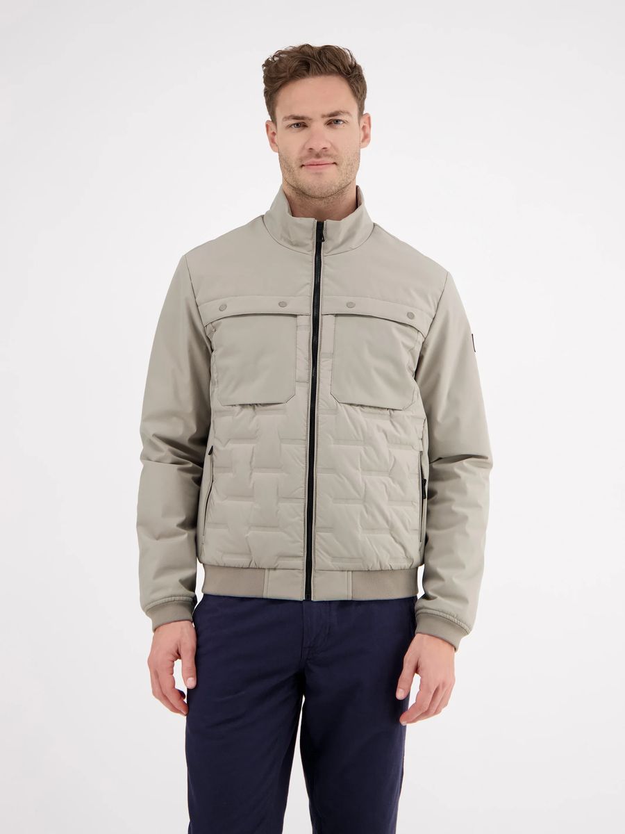 Moderne Jacke mit gesteppter Vorderseite