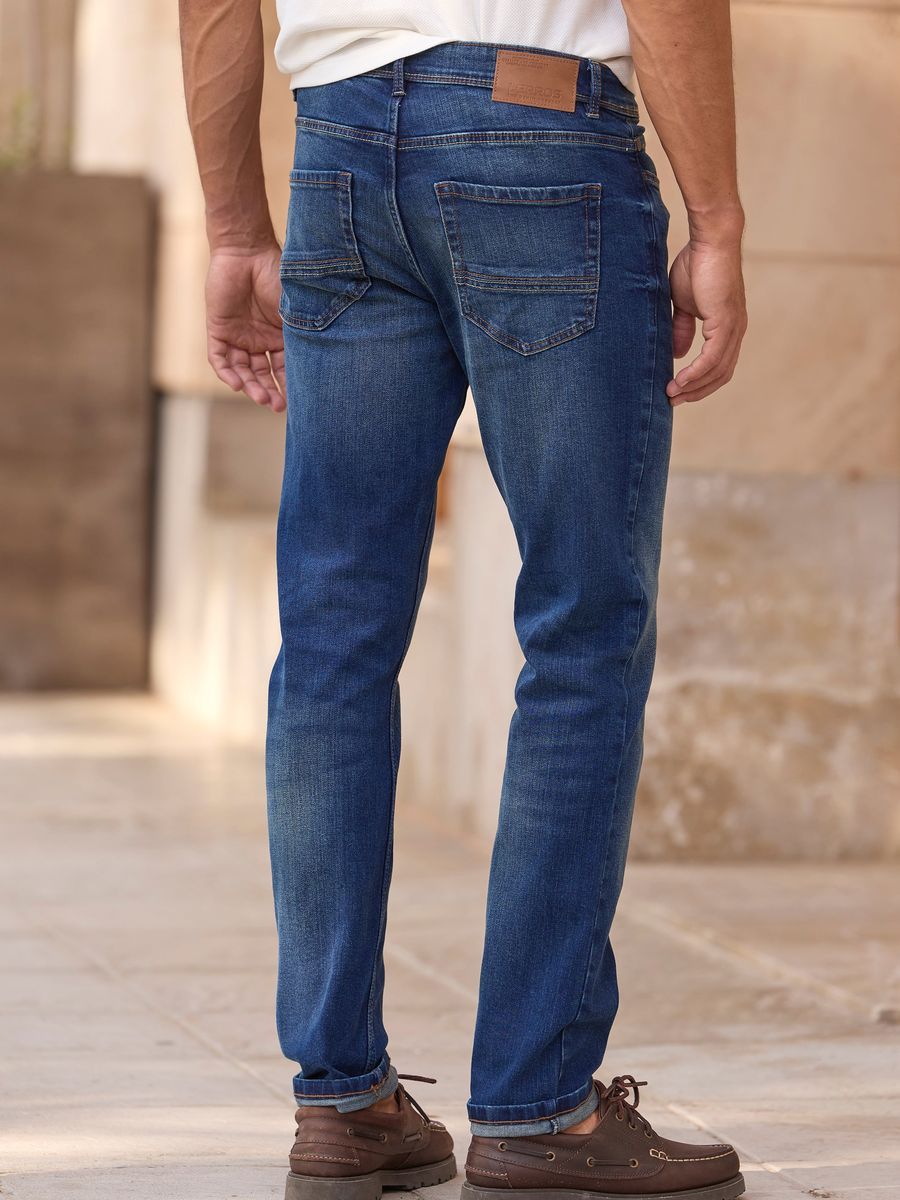 Jeans mit geradem Bein und entspannter Passform