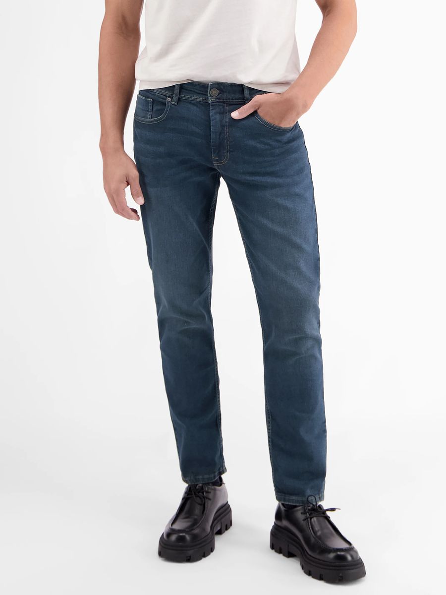 Jeans mit geradem Bein und entspannter Passform