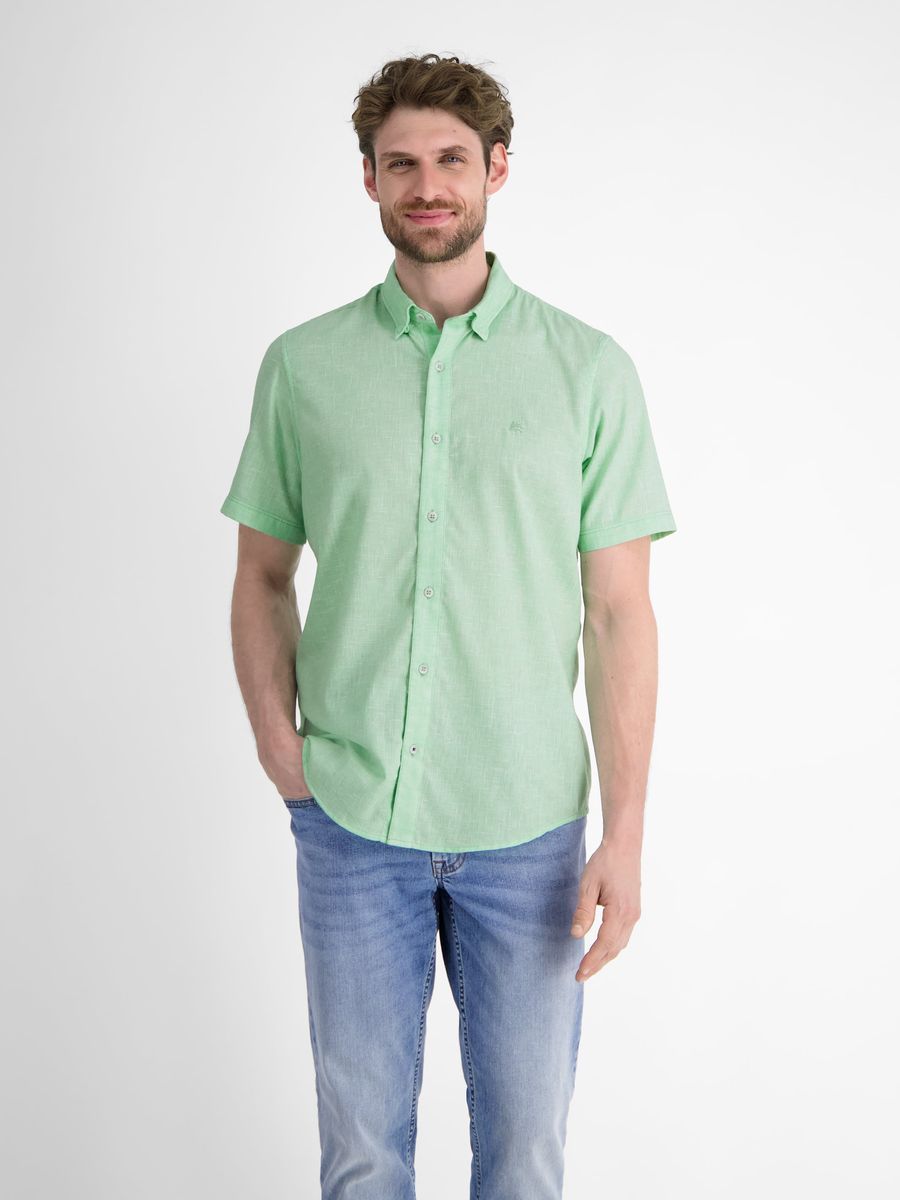 Lässiges Kurzarm-Button-Down-Hemd