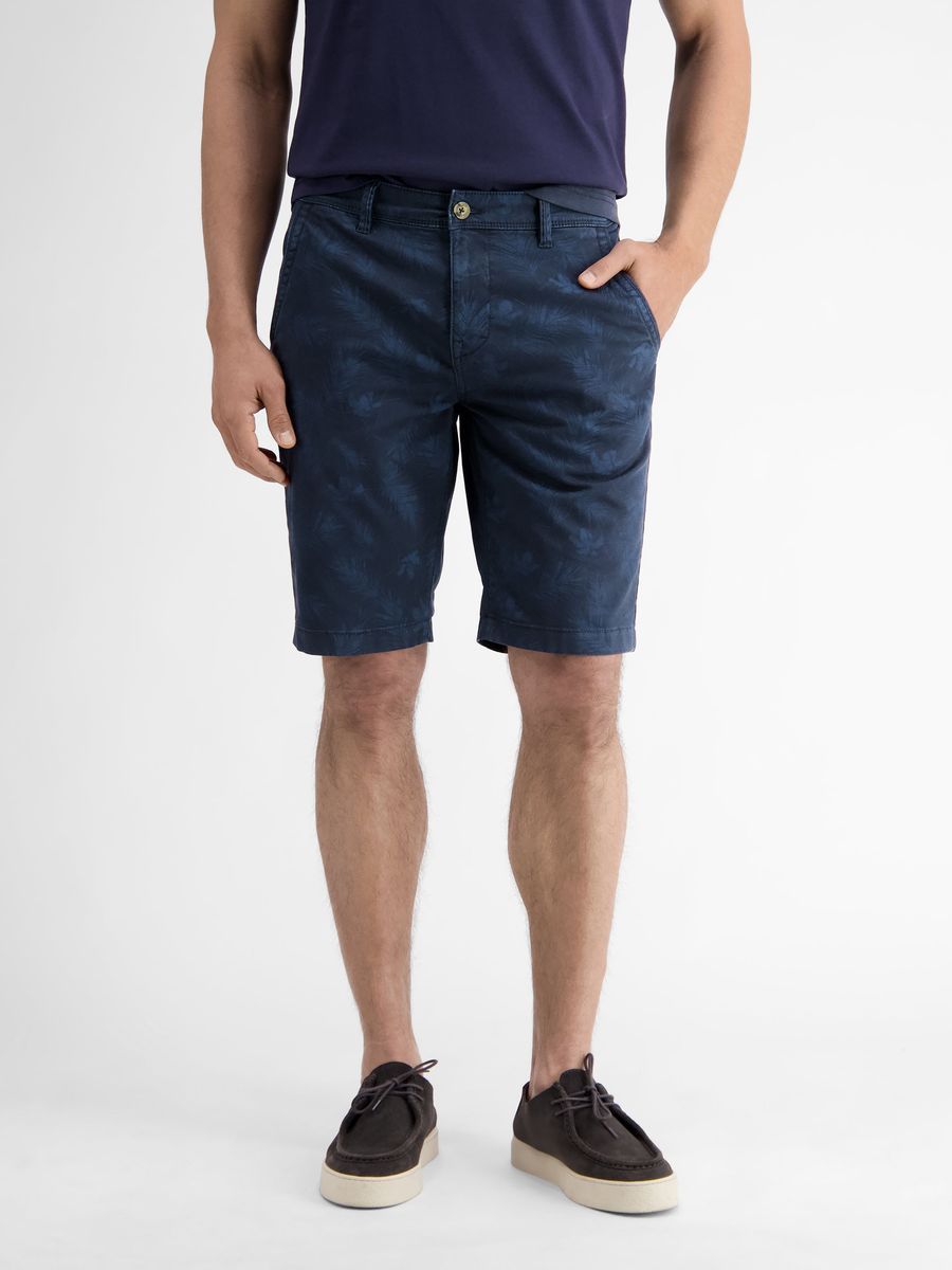 Moderne Chino Bermuda Shorts mit Print