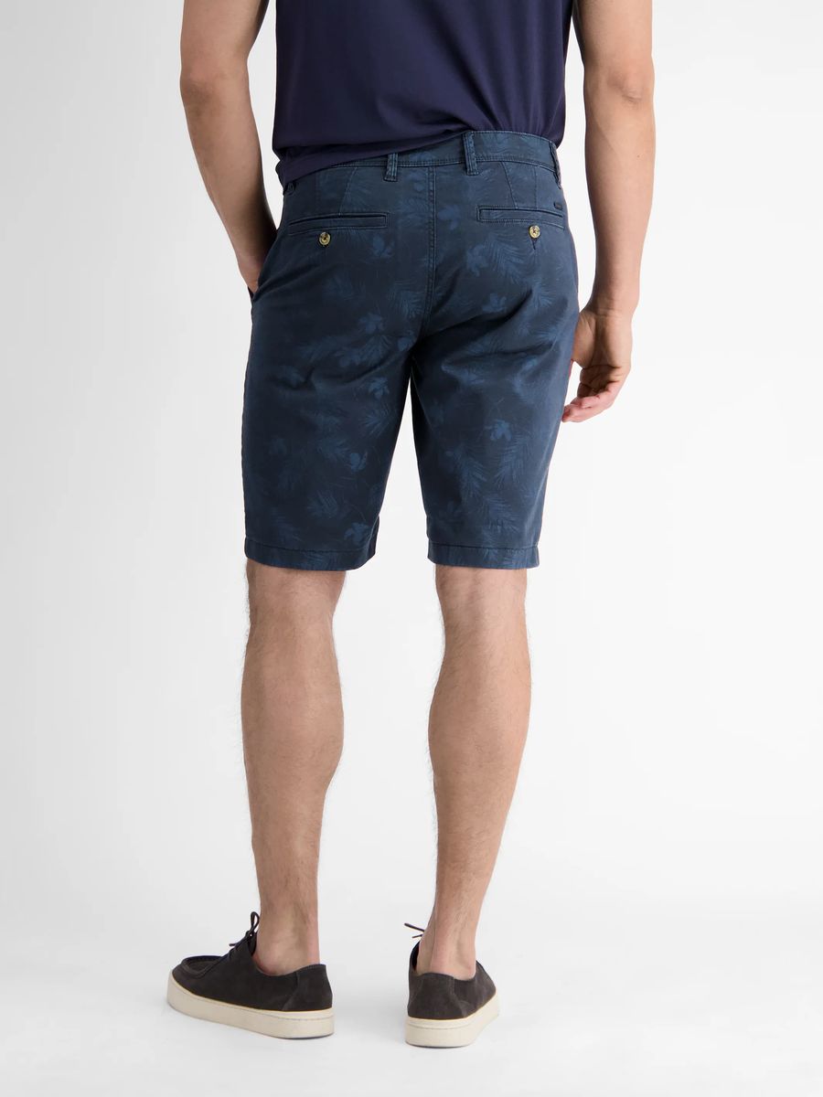 Moderne Chino Bermuda Shorts mit Print