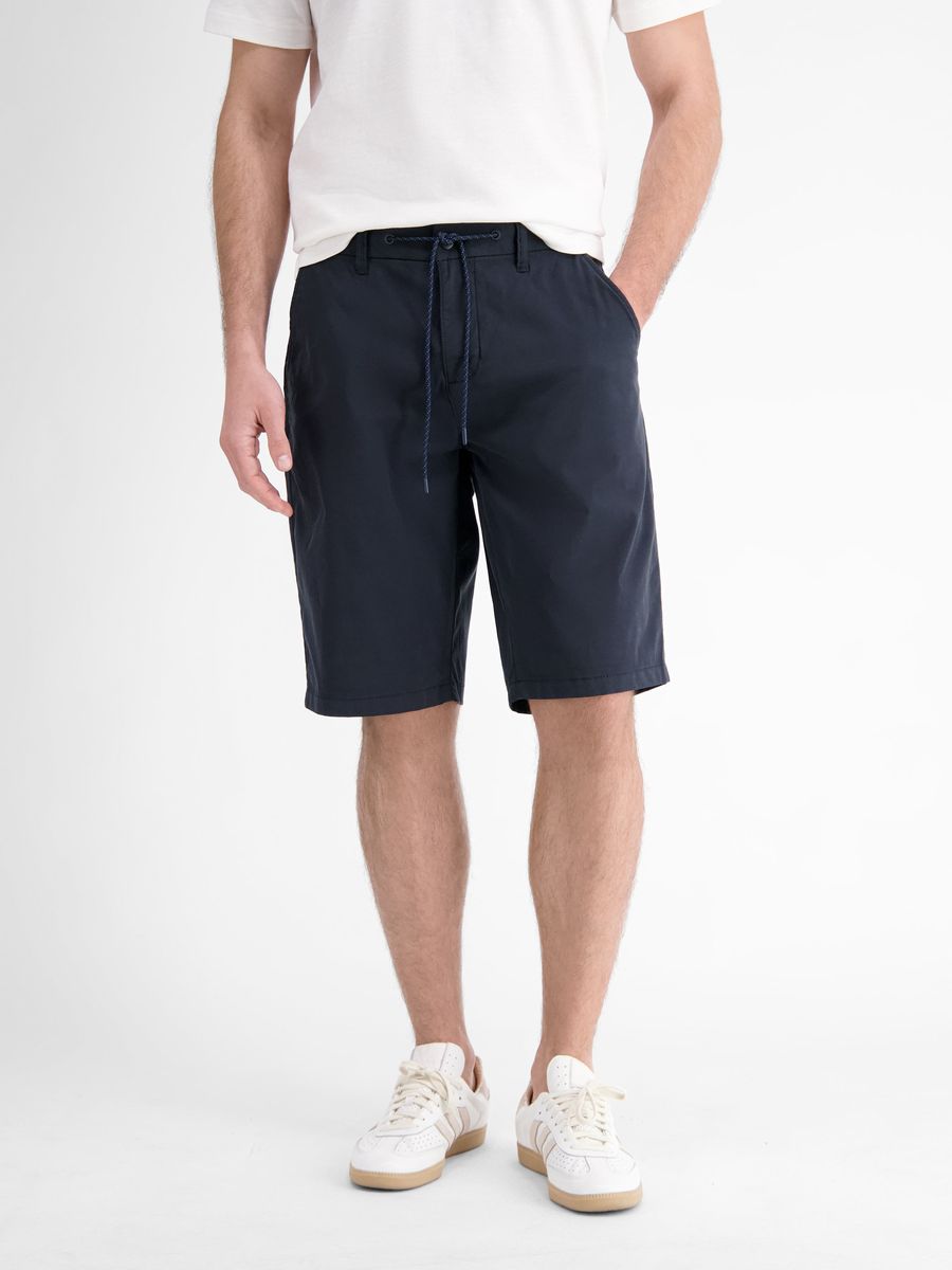 Leichte, schnelltrocknende Chino Bermuda Shorts