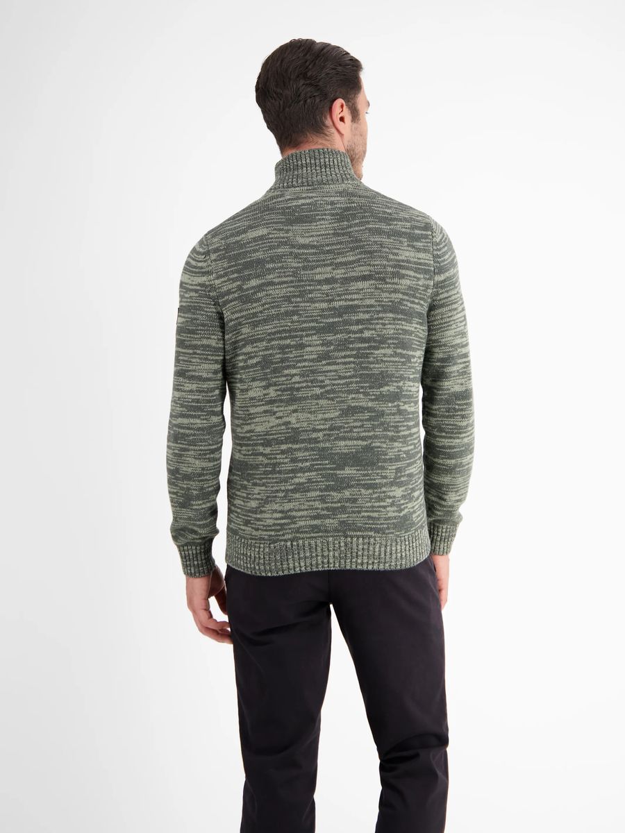 Stricktroyer mit klassischem Zopfmuster