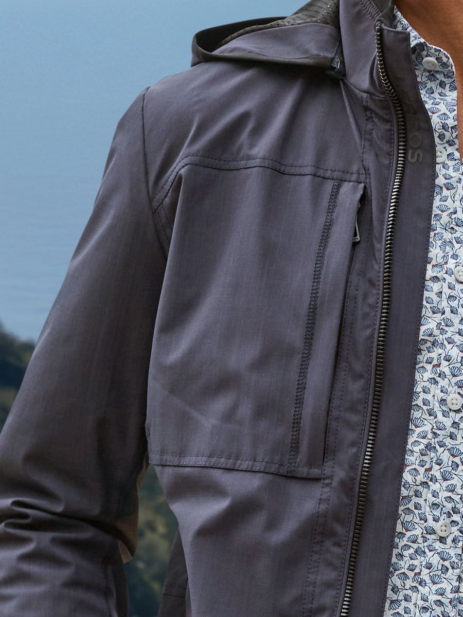 Leichte Outdoorjacke mit Kapuze