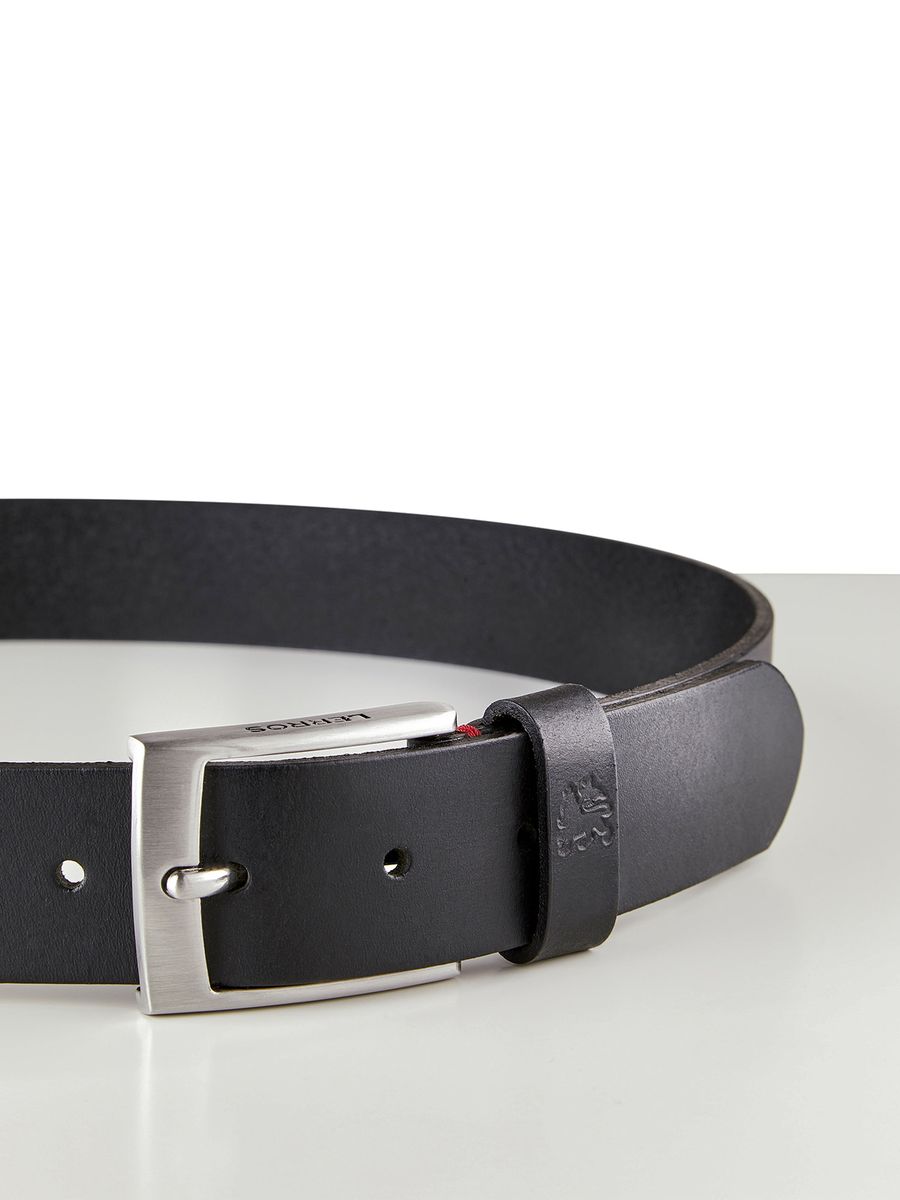 Klassischer schwarzer Ledergürtel mit Schnalle