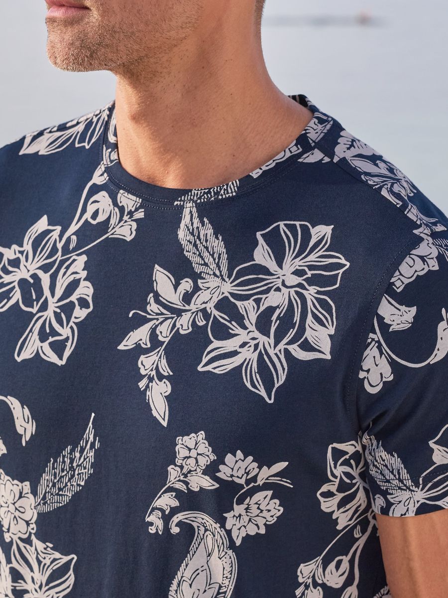 T-Shirt mit Blumenmuster und Rundhalsausschnitt