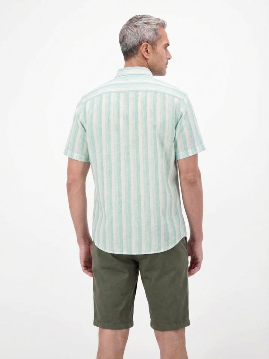 Gestreiftes, atmungsaktives Kurzarmhemd