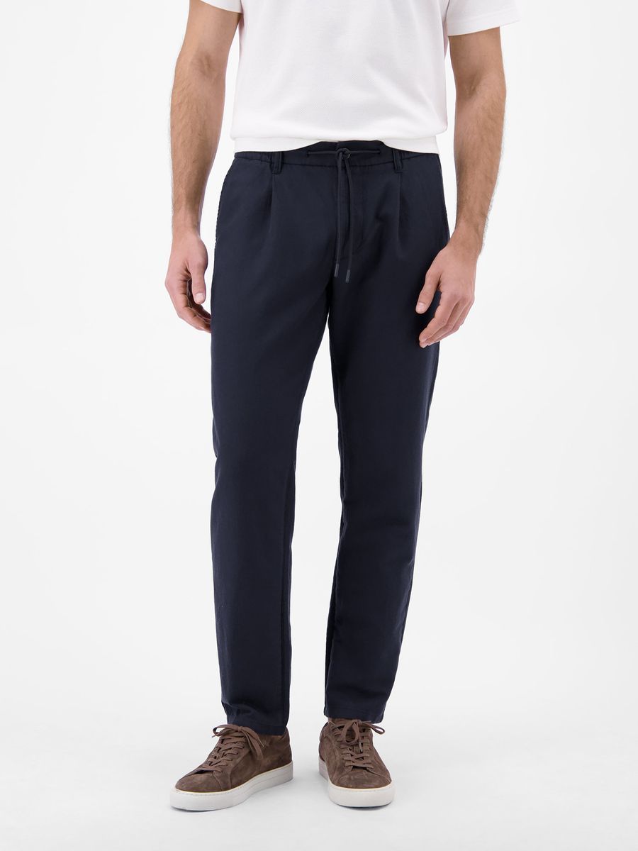 Leichte Chino mit Kordelzug, Baumwollmischung