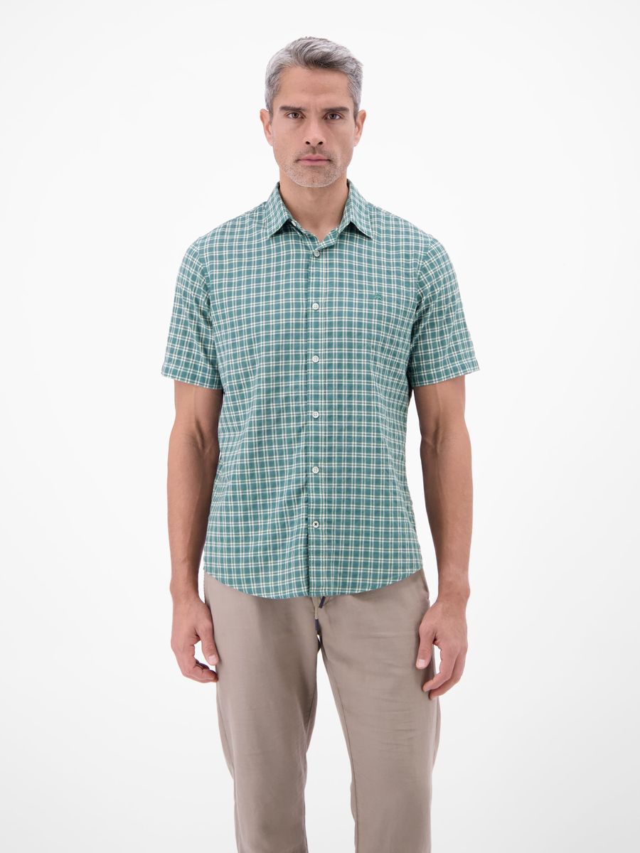 Kariertes Kurzarmhemd aus Seersucker