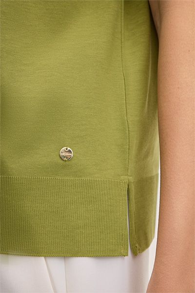 Marc Cain Grünes T-Shirt aus Lyocell-Baumwollmischung mit Seitenschlitzen