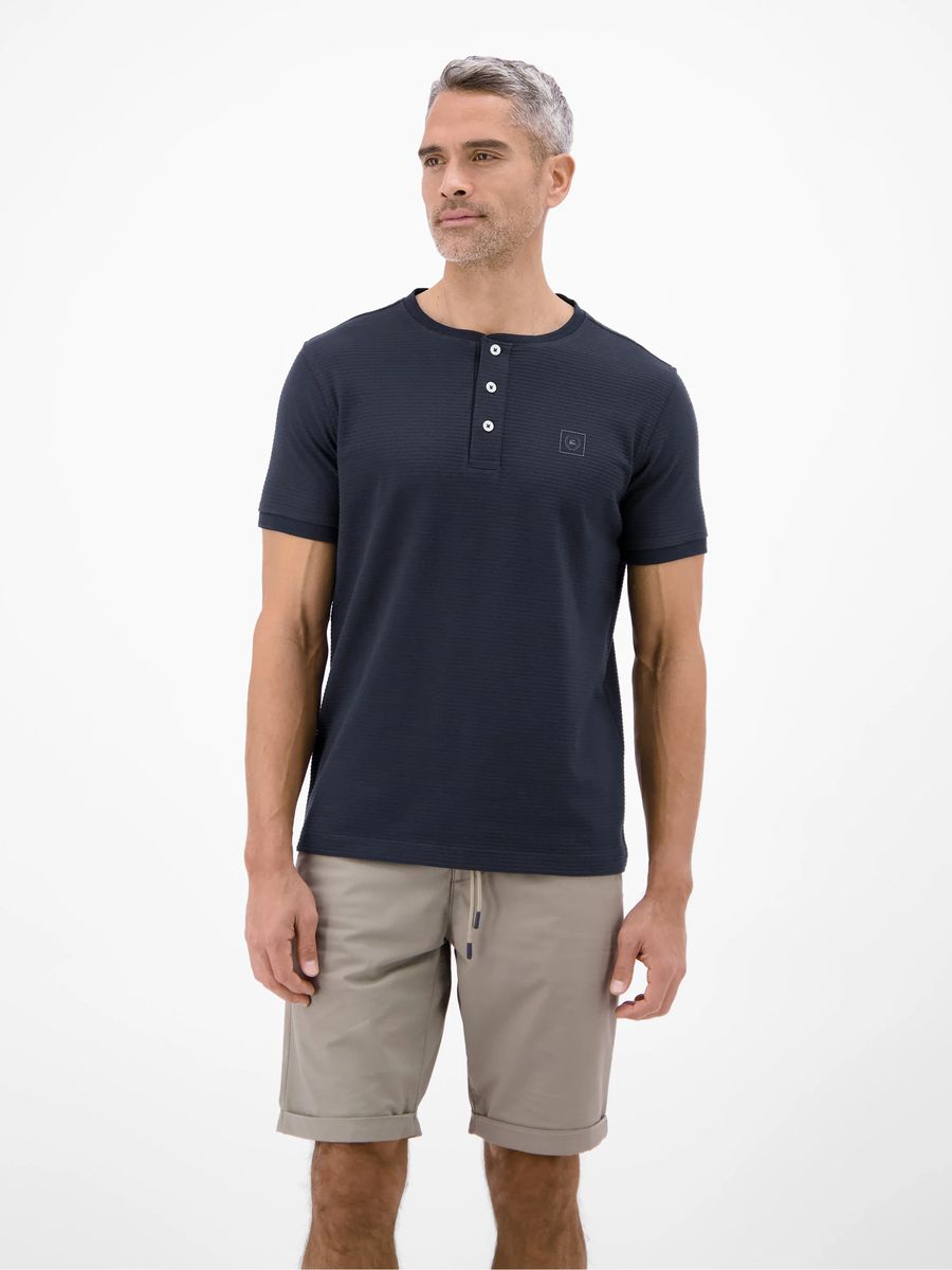 Atmungsaktives Cool & Dry Henley T-Shirt
