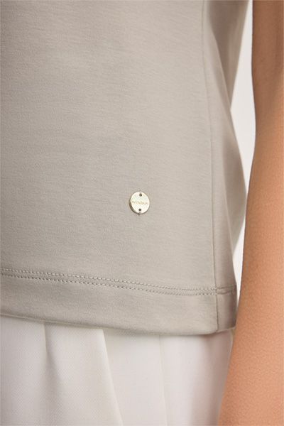 Baumwoll-Interlock T-Shirt in Greige mit Rundhalsausschnitt und kurzen Ärmeln