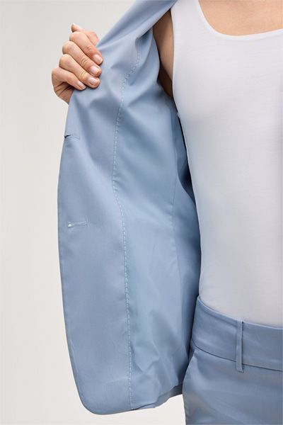 Windsor Baumwollstretch-Blazer Hellblau Zweiknopf Feminine Silhouette