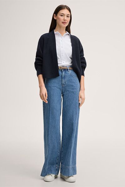 Cashmere-Strickcape in Marineblau mit Ballonärmeln